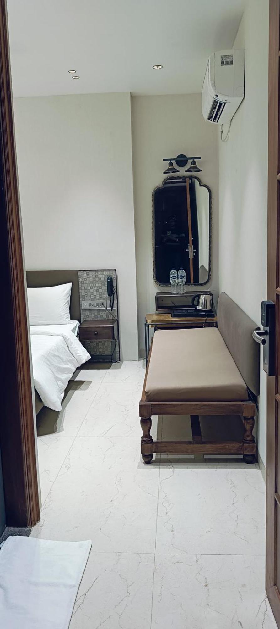 Hari Om Residency 800 Meters From Ram Mandir Ayodhya Hotell Exteriör bild
