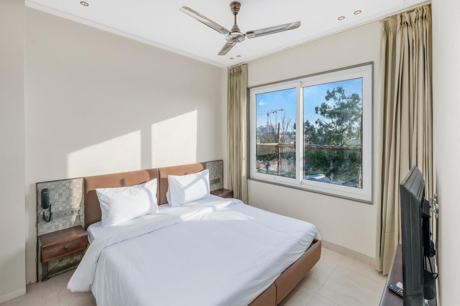 Hari Om Residency 800 Meters From Ram Mandir Ayodhya Hotell Exteriör bild