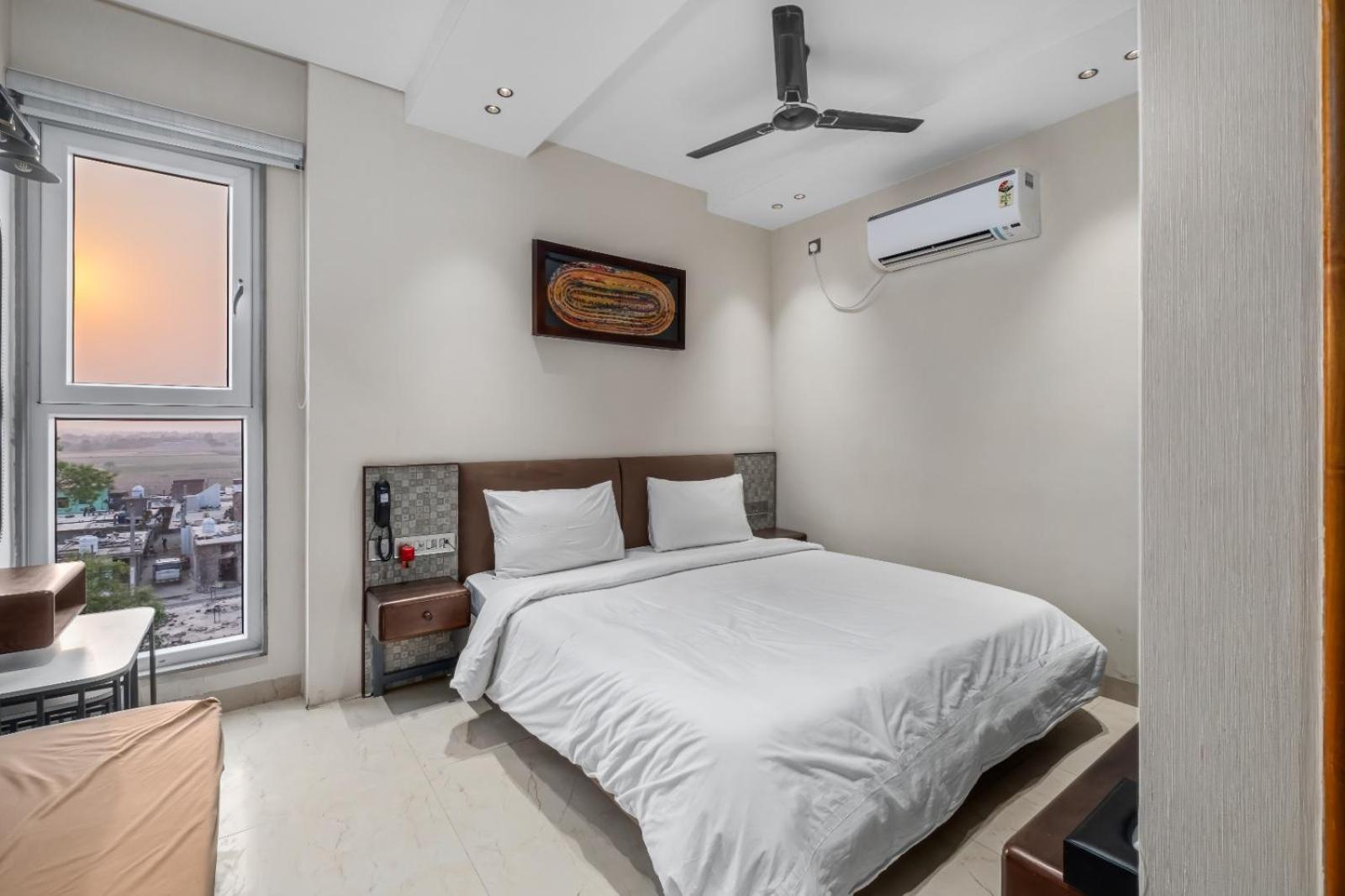 Hari Om Residency 800 Meters From Ram Mandir Ayodhya Hotell Exteriör bild